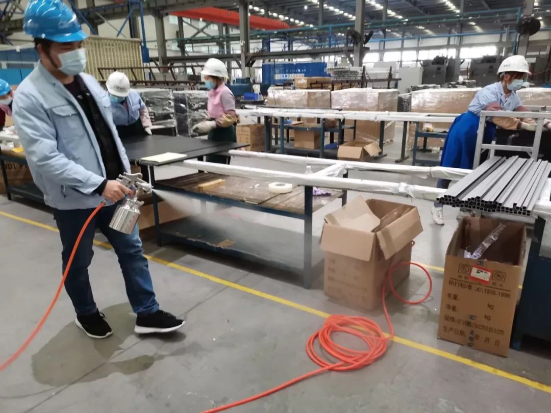 车间工作区域2.jpg 车间工作区域2.jpg